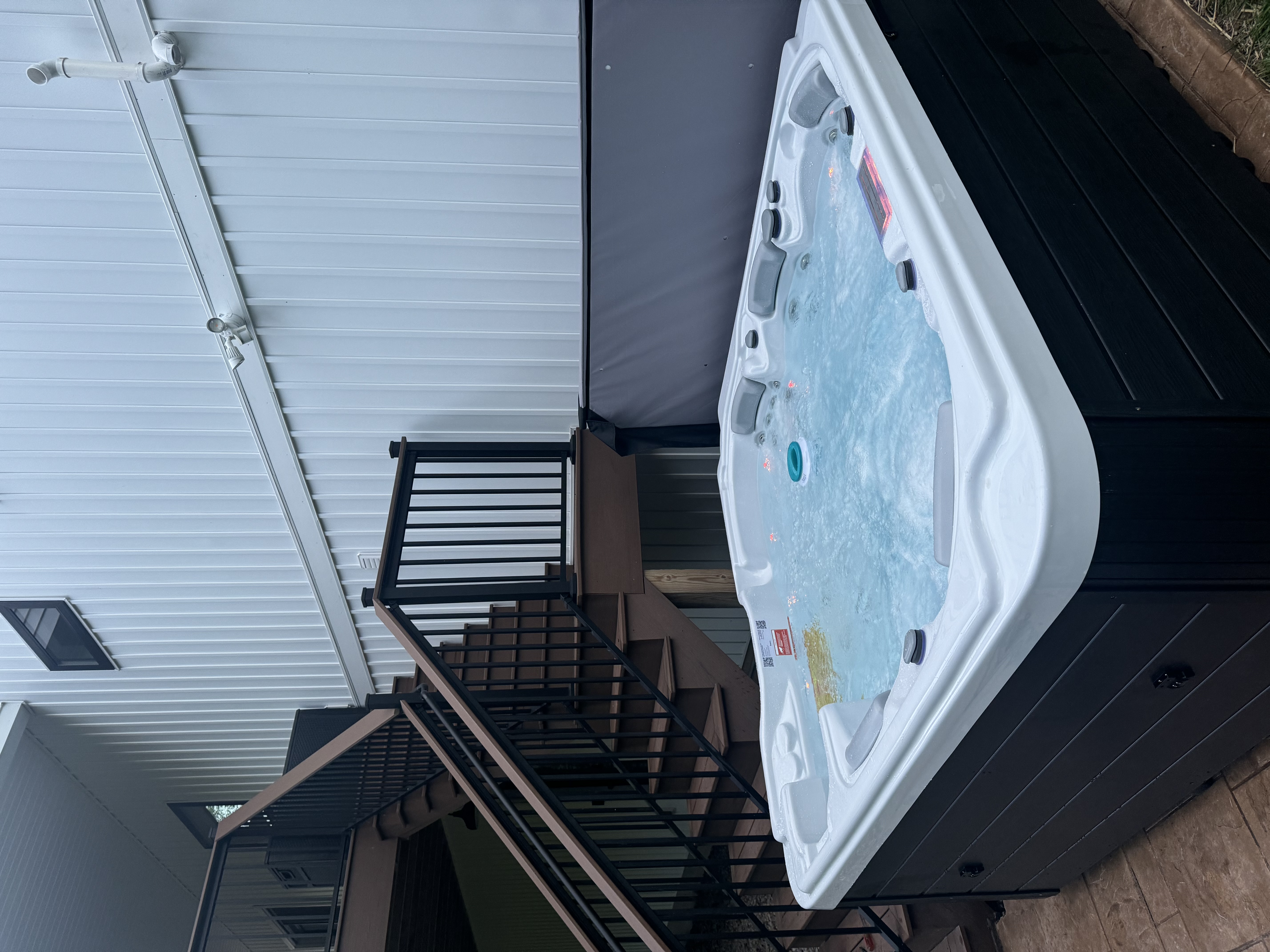 Hot Tub Under the Stars